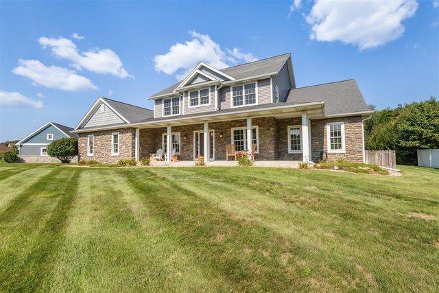 3700 Oakharbor Street, Kalamazoo, MI 49009