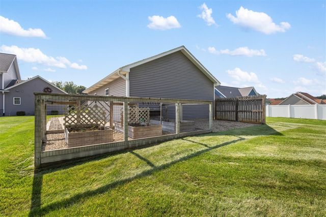 3700 Oakharbor Street, Kalamazoo, MI 49009