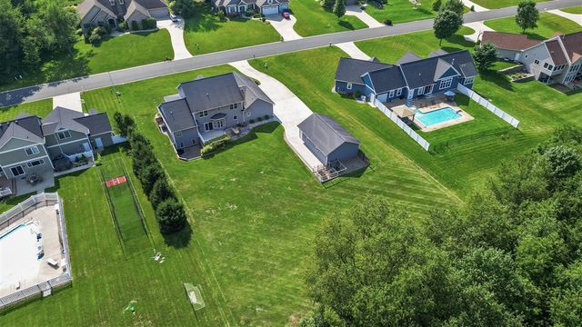 3700 Oakharbor Street, Kalamazoo, MI 49009