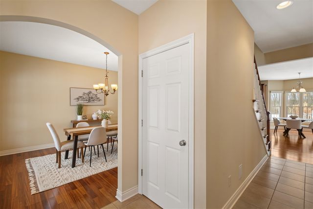 3700 Oakharbor Street, Kalamazoo, MI 49009