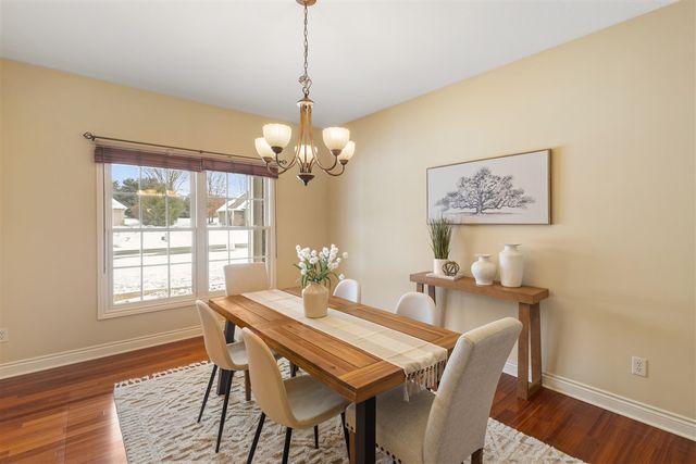 3700 Oakharbor Street, Kalamazoo, MI 49009