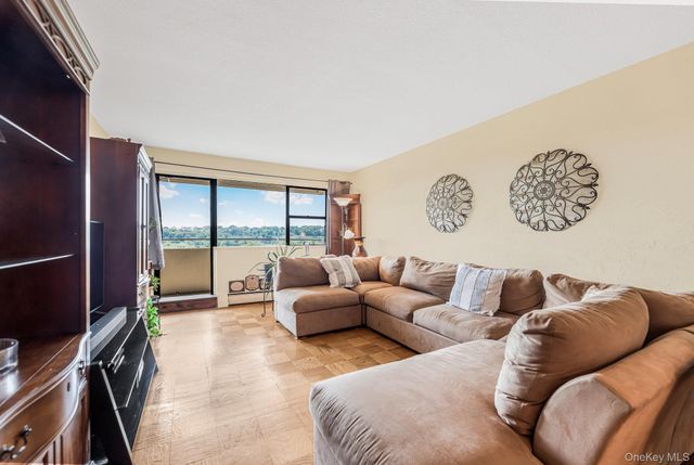 1523 Central Park Avenue 12c, Yonkers, NY 10710
