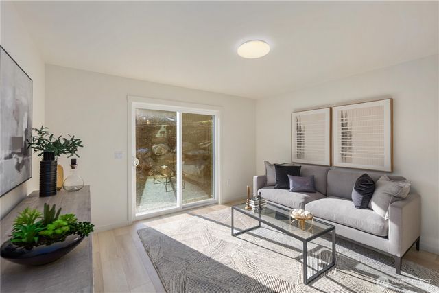 1032 2 Guard Street, Friday Harbor, WA 98250