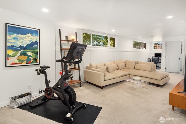 2502 NE 68th Street, Seattle, WA 98115