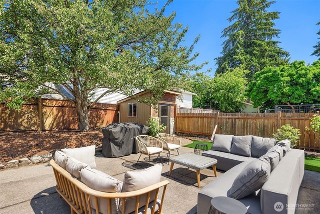 2502 NE 68th Street, Seattle, WA 98115