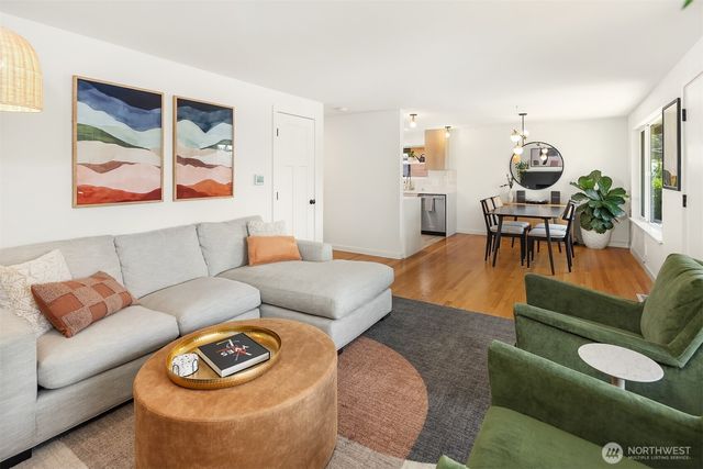 2502 NE 68th Street, Seattle, WA 98115