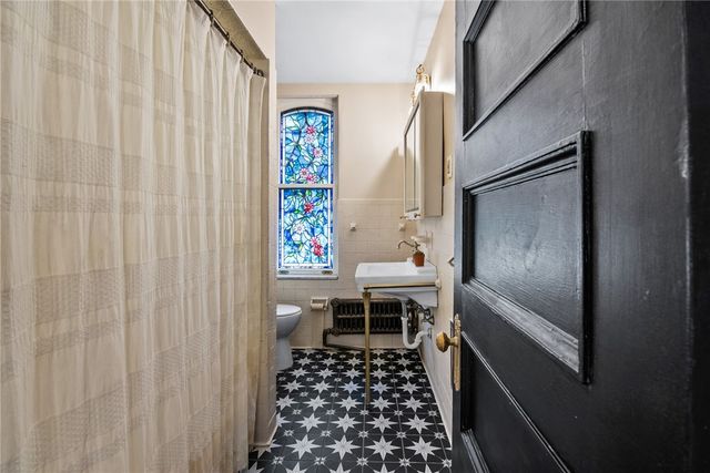 414 Whitney Ave, Regent Square, PA 15221