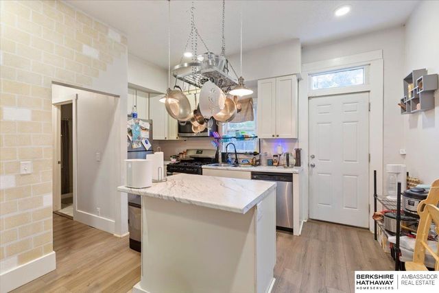 3077 S 16th Street, Omaha, NE 68108