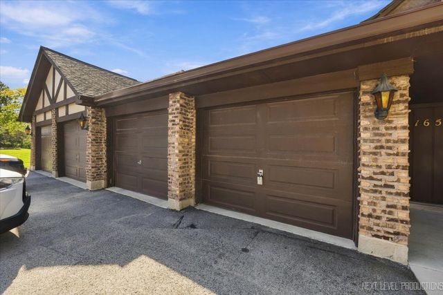 1654 Dover Court A, Wheaton, IL 60189