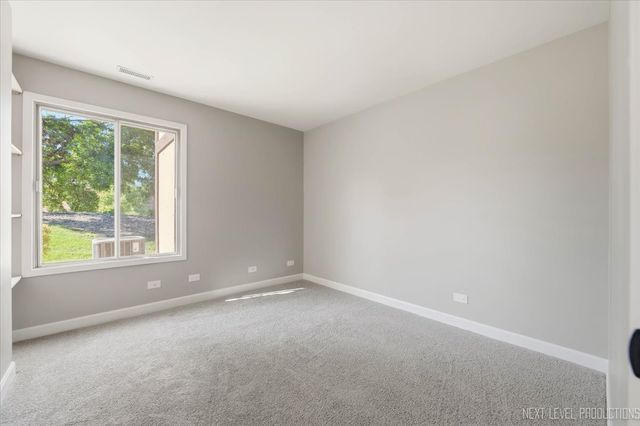 1654 Dover Court A, Wheaton, IL 60189