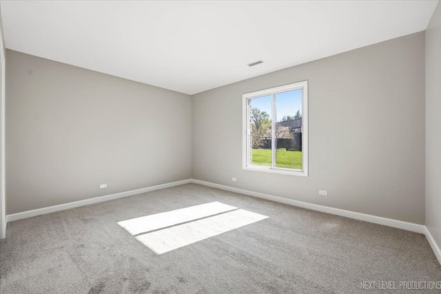 1654 Dover Court A, Wheaton, IL 60189