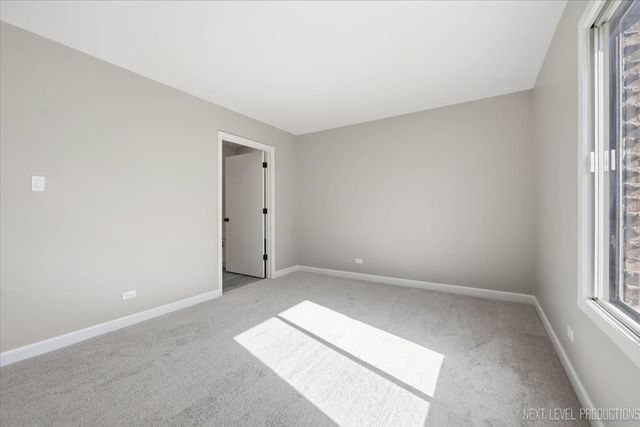 1654 Dover Court A, Wheaton, IL 60189
