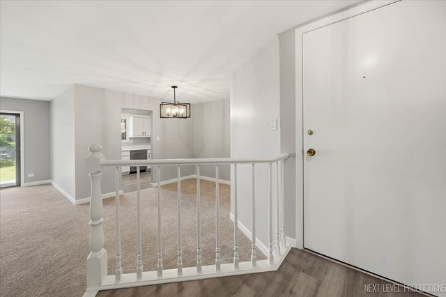 1654 Dover Court A, Wheaton, IL 60189