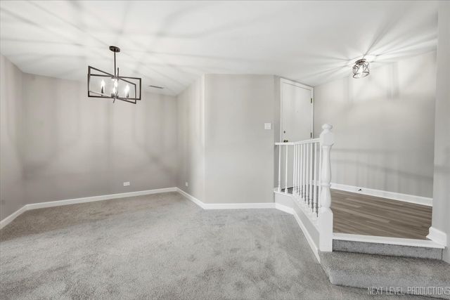 1654 Dover Court A, Wheaton, IL 60189