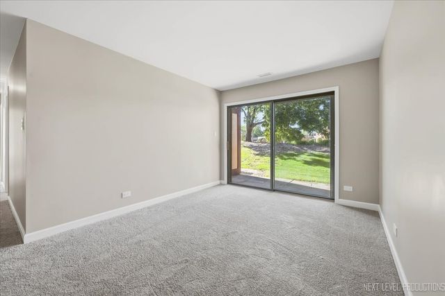1654 Dover Court A, Wheaton, IL 60189