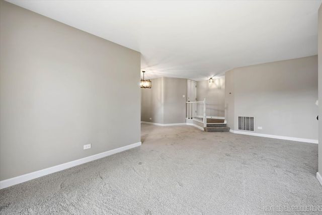 1654 Dover Court A, Wheaton, IL 60189