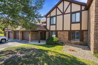 1654 Dover Court A, Wheaton, IL 60189