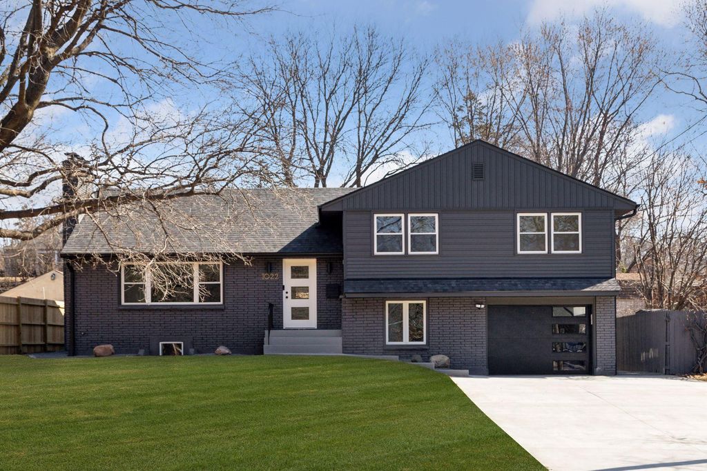 1022 Fairview Avenue S, Saint Paul, MN 55116