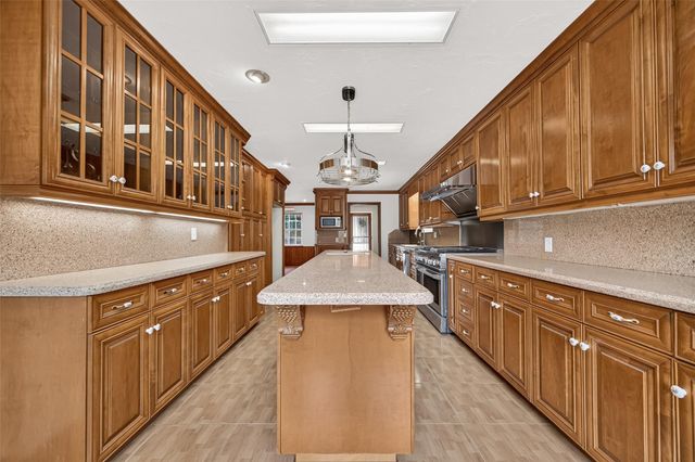16806 Deep Pines Drive, Spring, TX 77379