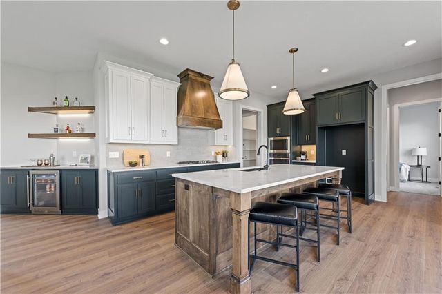 16933 W 172nd Terrace, Olathe, KS 66062