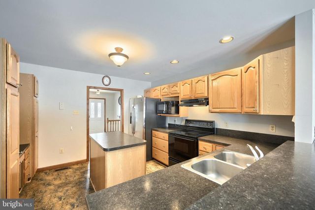 13525 CENTER RD, Stewartstown, PA 17363