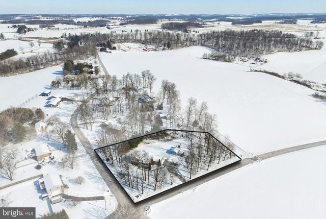 13525 CENTER RD, Stewartstown, PA 17363