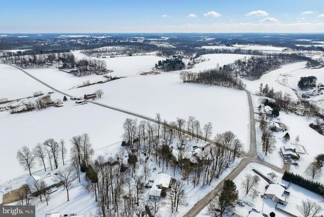 13525 CENTER RD, Stewartstown, PA 17363