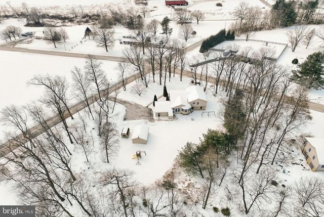 13525 CENTER RD, Stewartstown, PA 17363