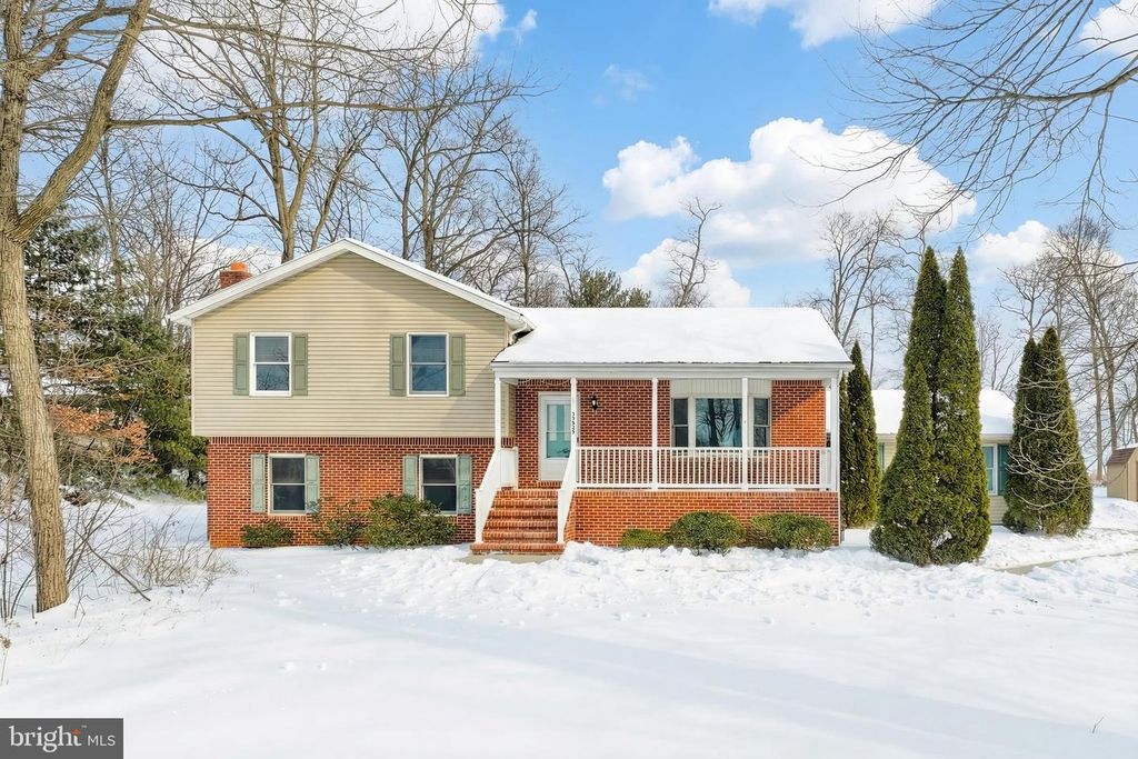 13525 CENTER RD, Stewartstown, PA 17363