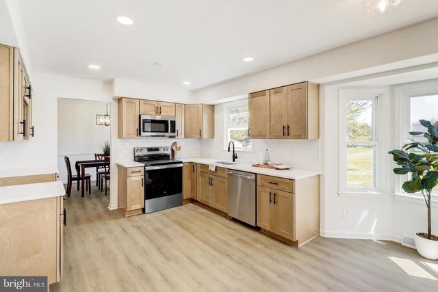 404 CLEMENS DR, Dillsburg, PA 17019