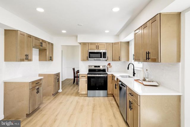 404 CLEMENS DR, Dillsburg, PA 17019
