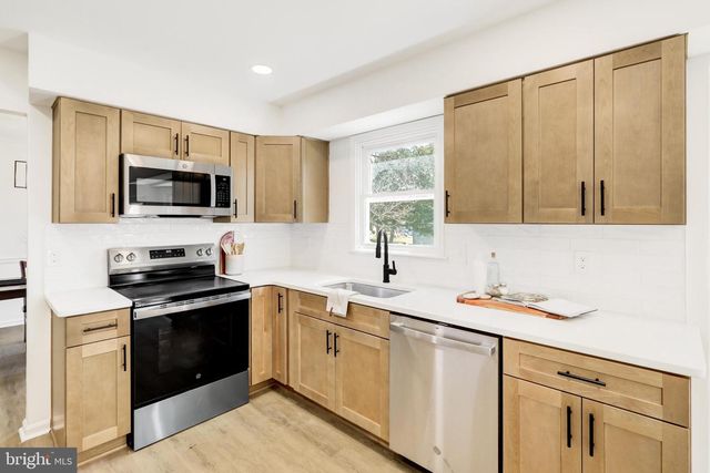 404 CLEMENS DR, Dillsburg, PA 17019