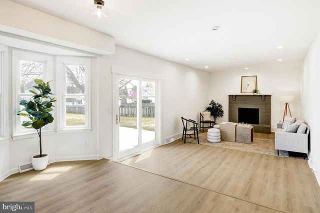 404 CLEMENS DR, Dillsburg, PA 17019