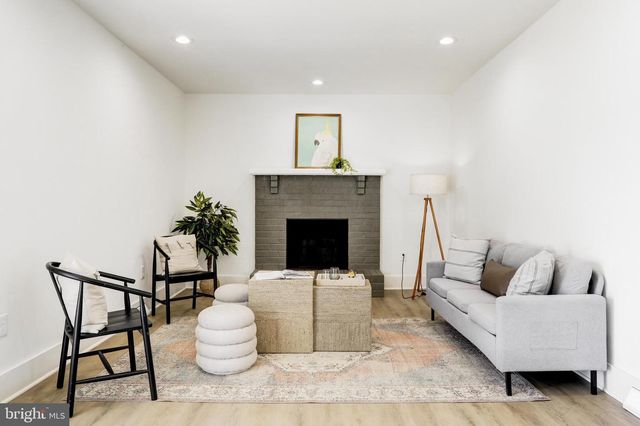 404 CLEMENS DR, Dillsburg, PA 17019