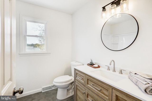 404 CLEMENS DR, Dillsburg, PA 17019
