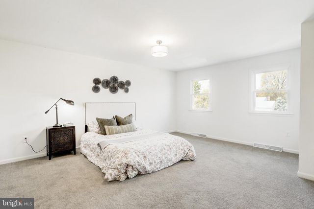 404 CLEMENS DR, Dillsburg, PA 17019