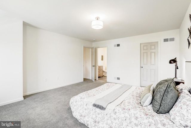 404 CLEMENS DR, Dillsburg, PA 17019