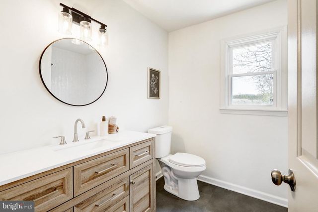 404 CLEMENS DR, Dillsburg, PA 17019