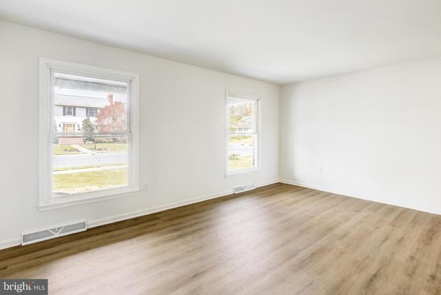 404 CLEMENS DR, Dillsburg, PA 17019