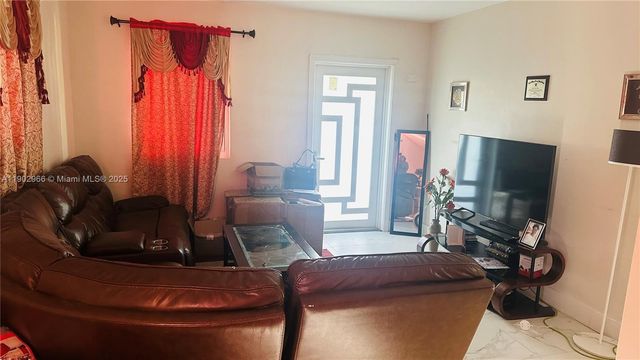 1740 NW 126th St, Miami, FL 33167