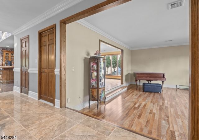 8 Cracco Ln, Wayne Twp., NJ 07470