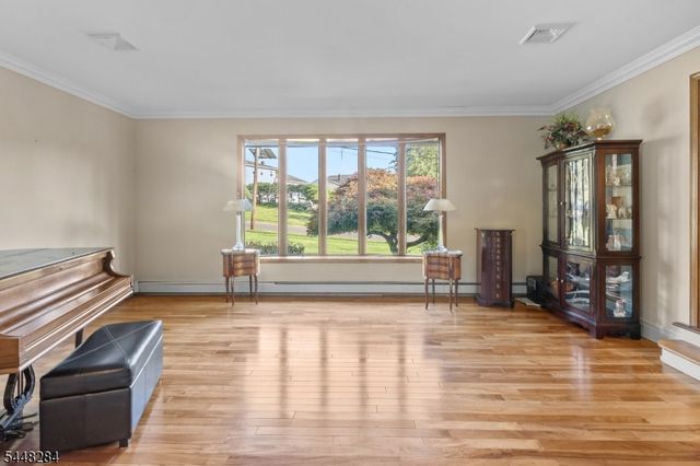 8 Cracco Ln, Wayne Twp., NJ 07470