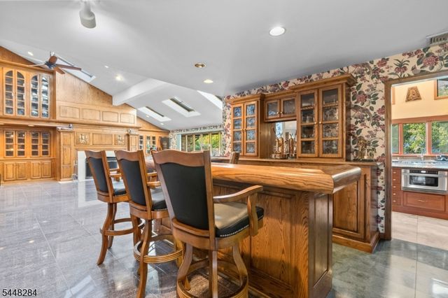 8 Cracco Ln, Wayne Twp., NJ 07470