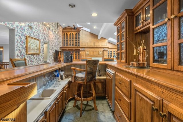 8 Cracco Ln, Wayne Twp., NJ 07470