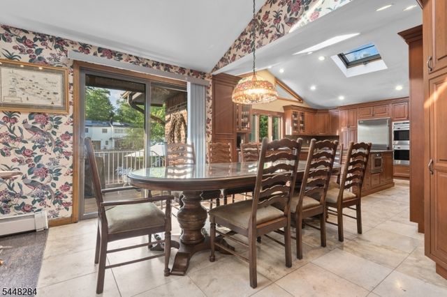 8 Cracco Ln, Wayne Twp., NJ 07470