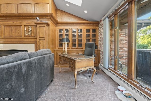 8 Cracco Ln, Wayne Twp., NJ 07470