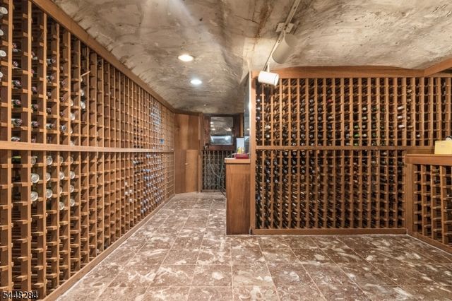 8 Cracco Ln, Wayne Twp., NJ 07470