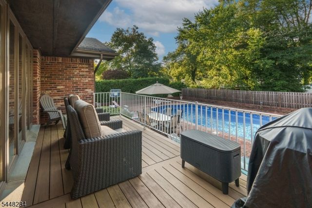 8 Cracco Ln, Wayne Twp., NJ 07470