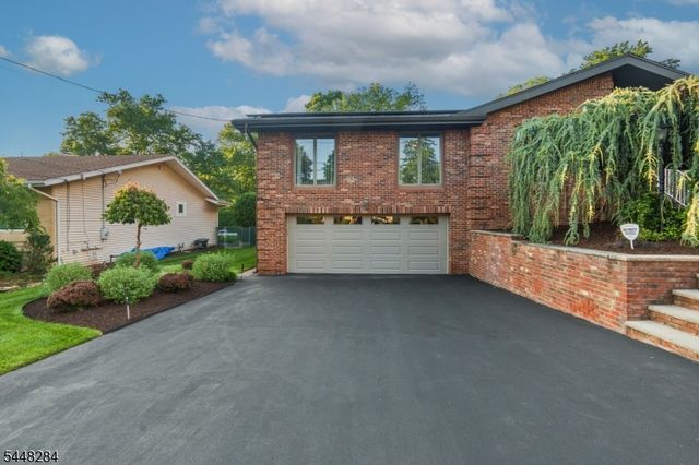 8 Cracco Ln, Wayne Twp., NJ 07470