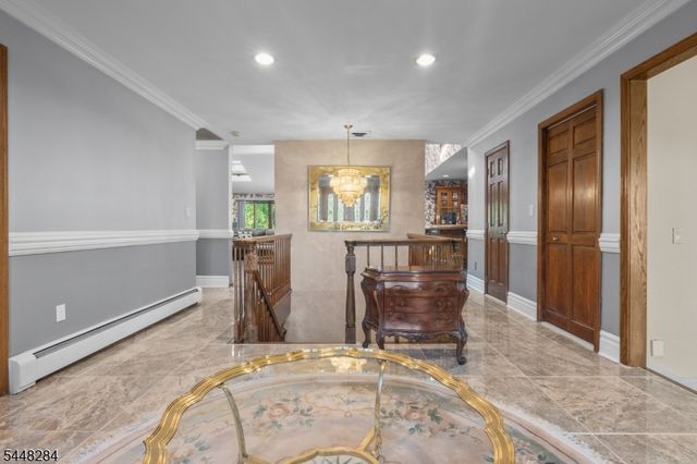 8 Cracco Ln, Wayne Twp., NJ 07470